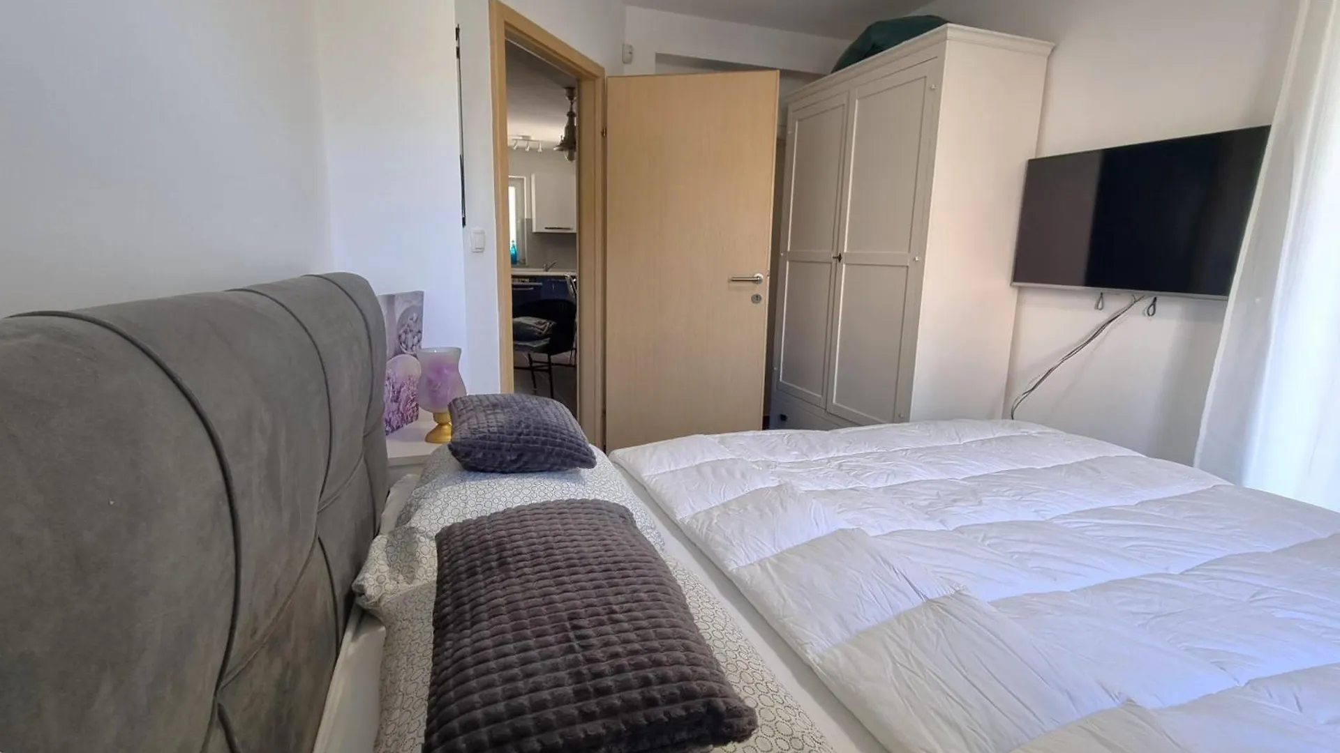 Apartments With A Parking Space Baska, Krk - 24147 0*, Baska (Krk)