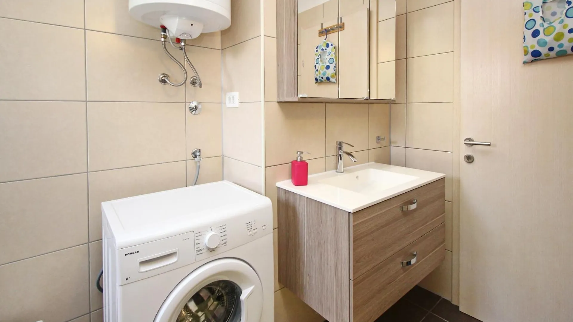 Apartments With A Parking Space Baska, Krk - 24147  Baska (Krk)