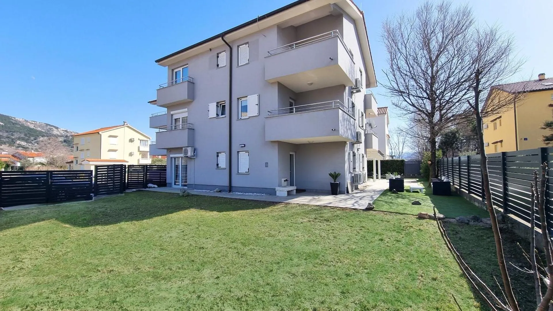 Apartments With A Parking Space Baska, Krk - 24147