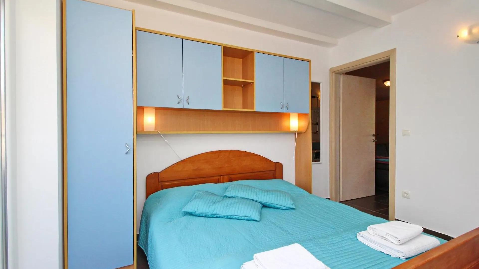 Apartments With A Parking Space Baska, Krk - 24147 Baska (Krk)