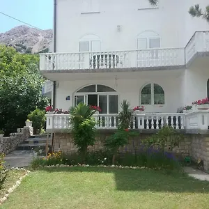 Apartment Put, Baška